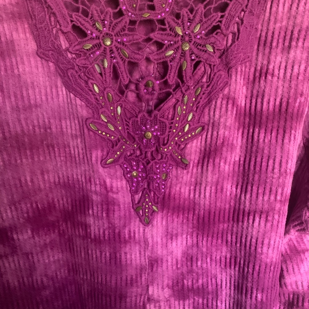 NWOT Tie Dye Top with Woven Back - Picture 6 of 6